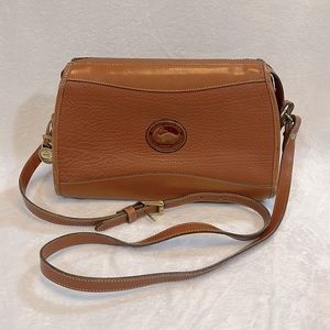 Vintage Dooney & Bourke Shoulder/Crossbody bag in Peanut Leather